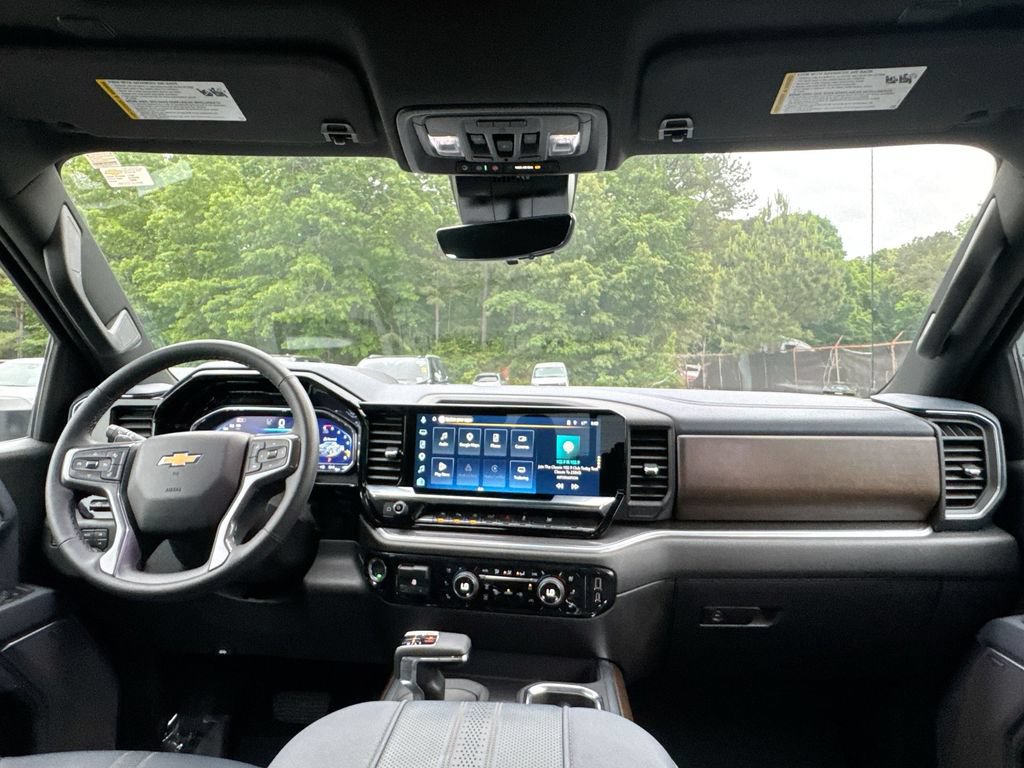 Used 2025 Chevrolet Silverado 1500 High Country w/ High Country Premium Package AWD/4WD image 30