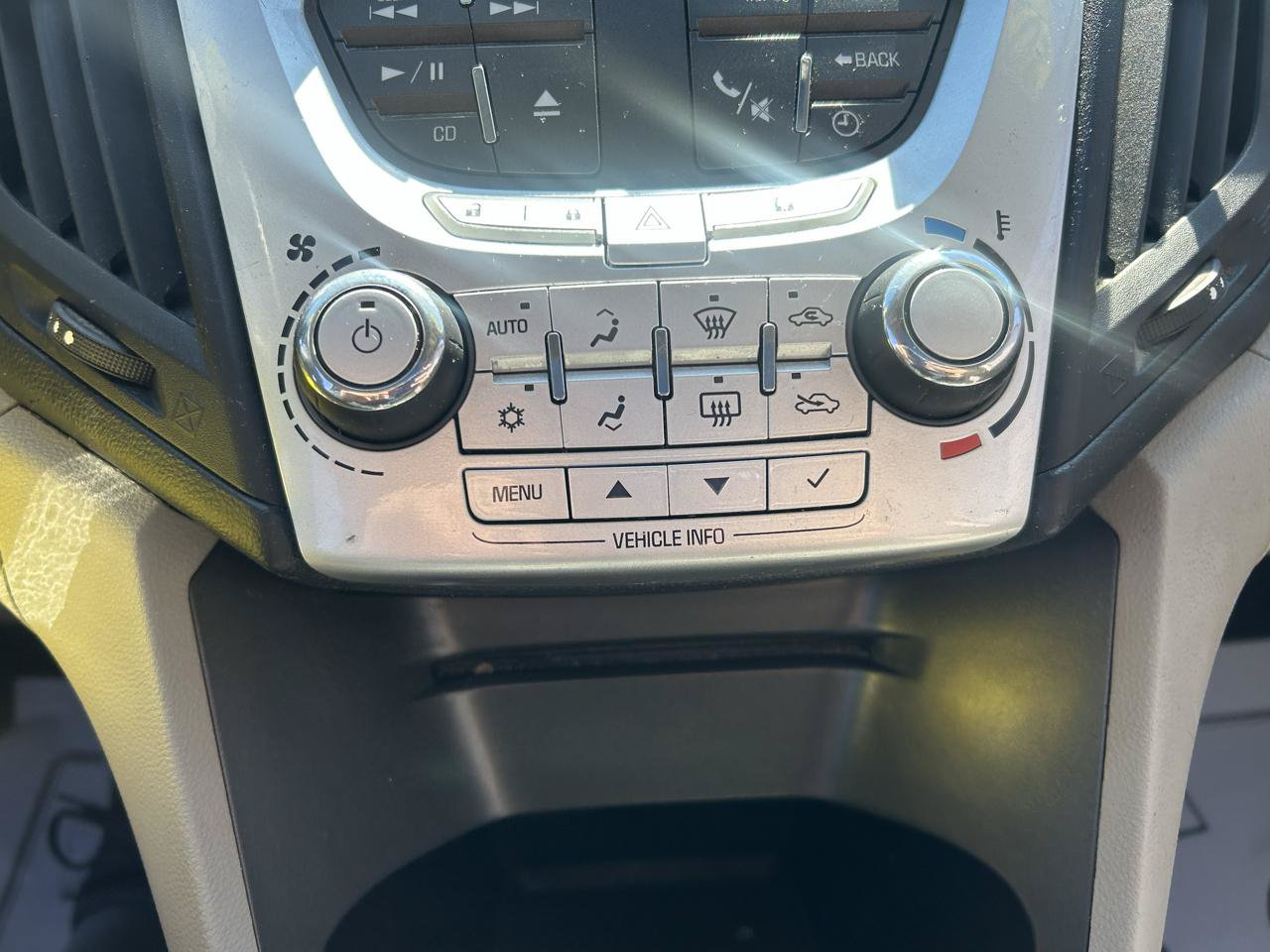 Used 2010 Chevrolet Equinox LT FWD image 26