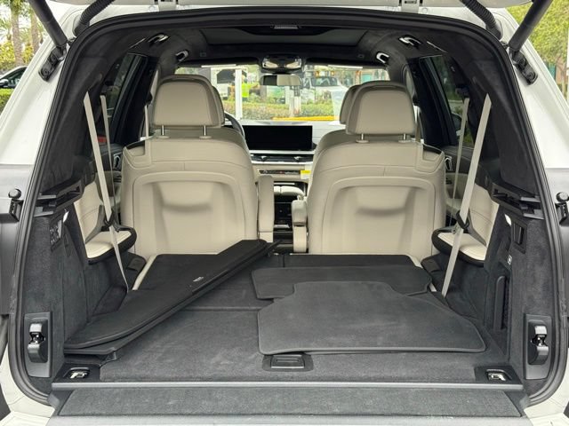 Used 2026 BMW X7 xDrive40i w/ M Sport Package AWD/4WD image 16