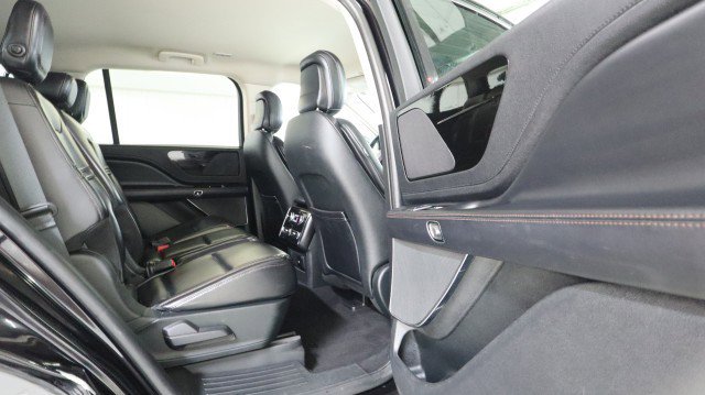 Used 2020 Lincoln Aviator AWD image 11
