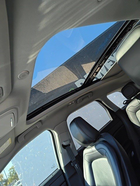 Used 2021 Lincoln Corsair Reserve image 12