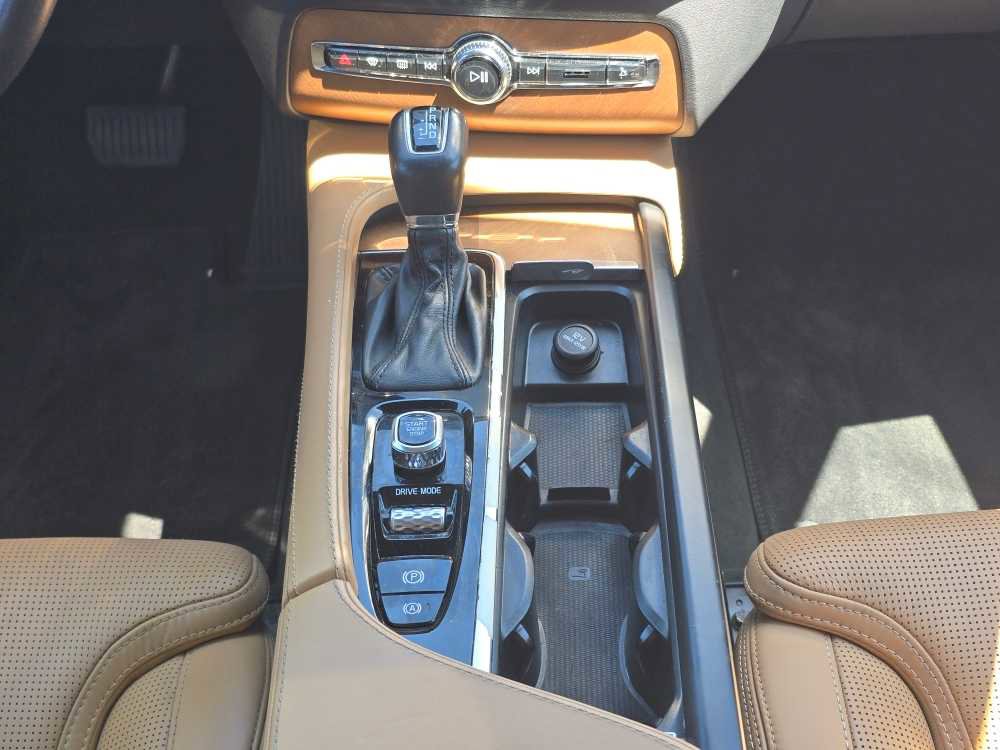 Used 2018 Volvo XC90 T6 Inscription w/ Convenience Package AWD/4WD image 13