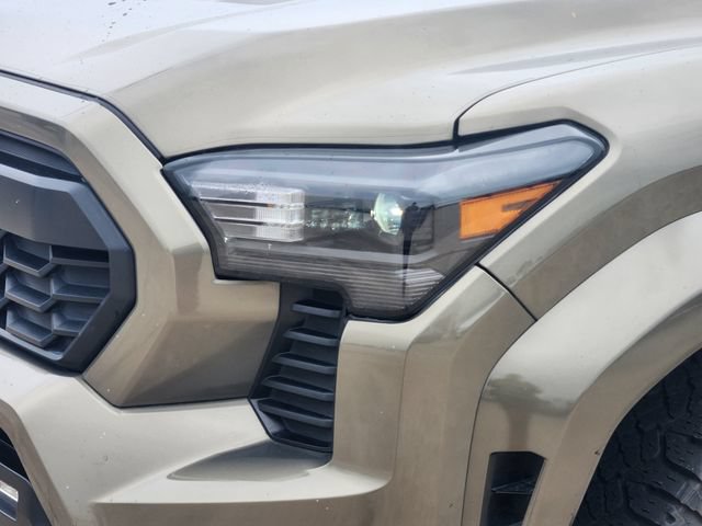 Used 2025 Toyota Tacoma TRD Sport AWD/4WD image 9