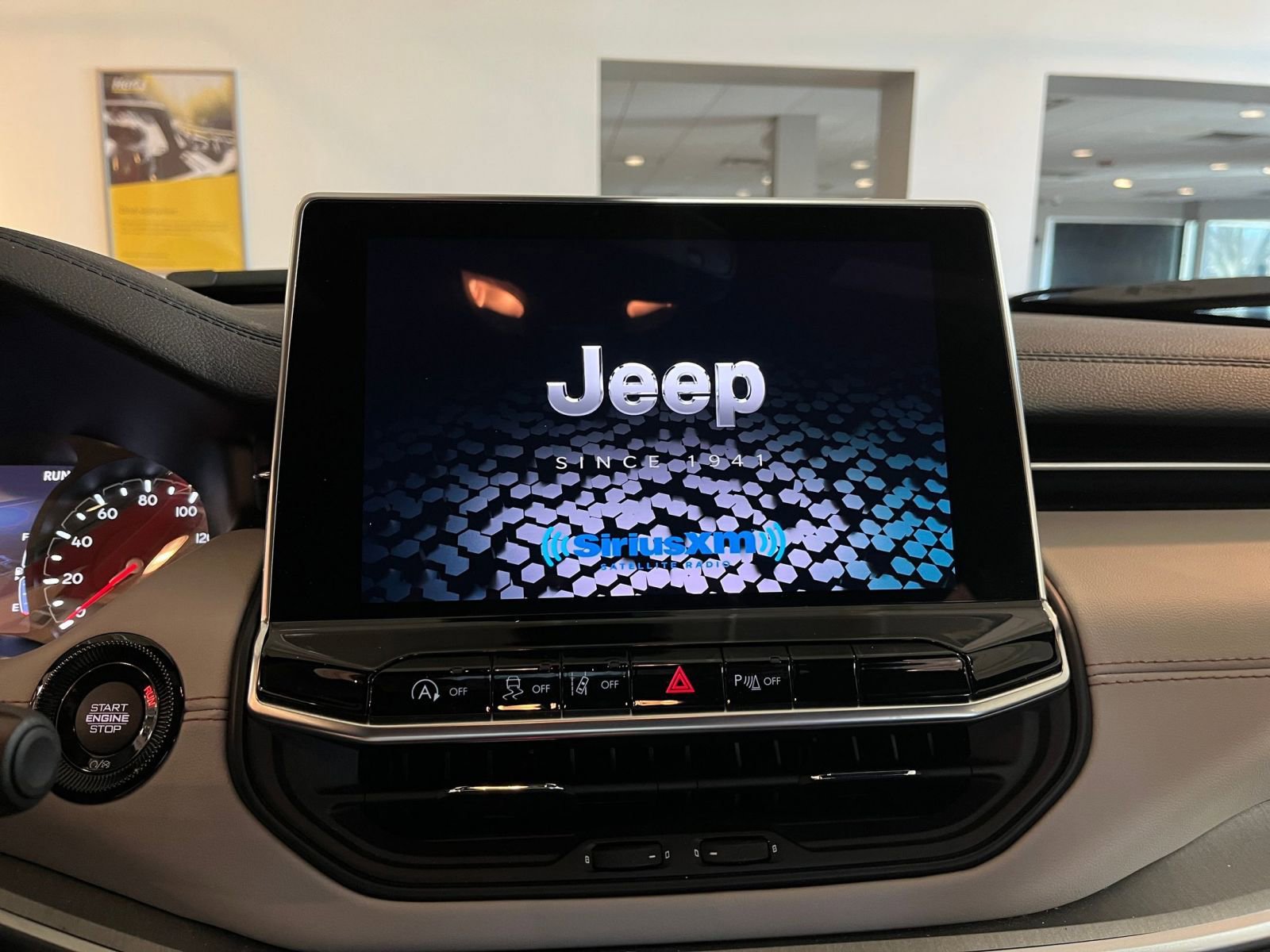 Used 2025 Jeep Compass Limited image 20