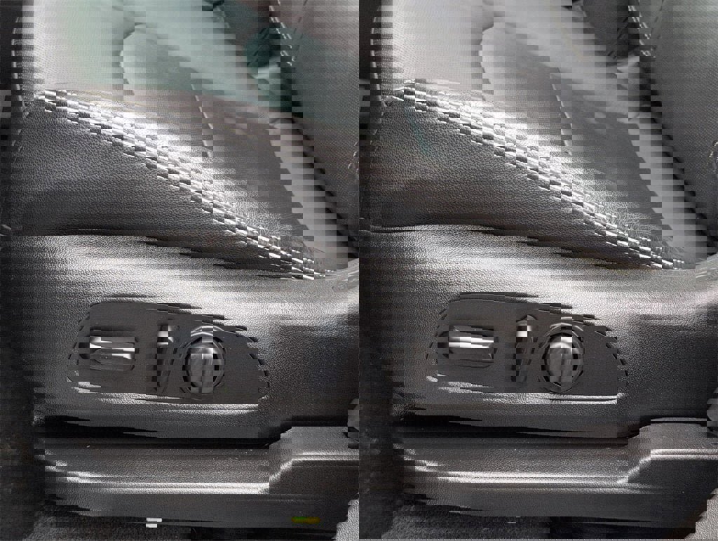 Used 2018 GMC Terrain Denali w/ Advanced Safety Package image 15