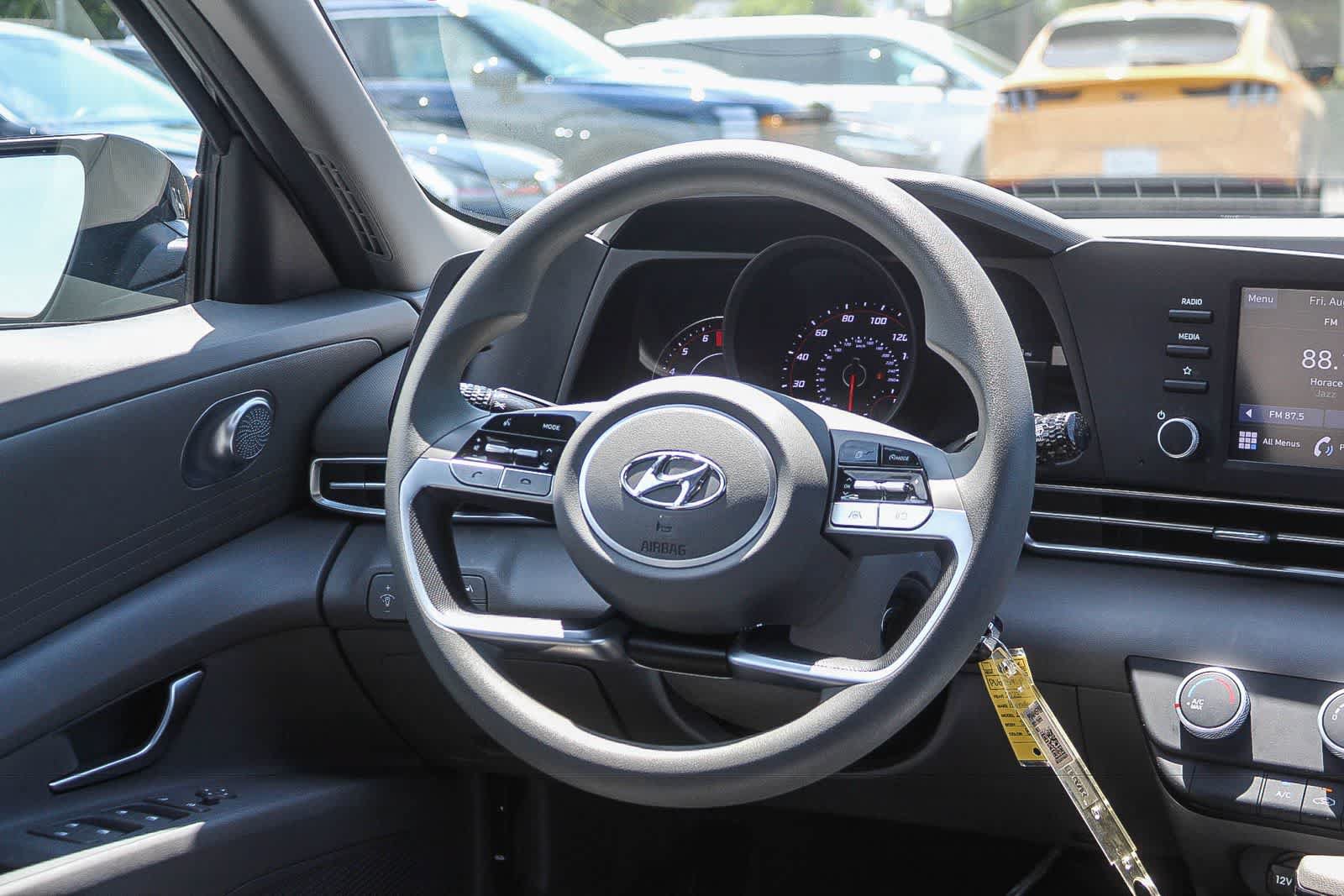 Certified 2023 Hyundai Elantra SE FWD image 19