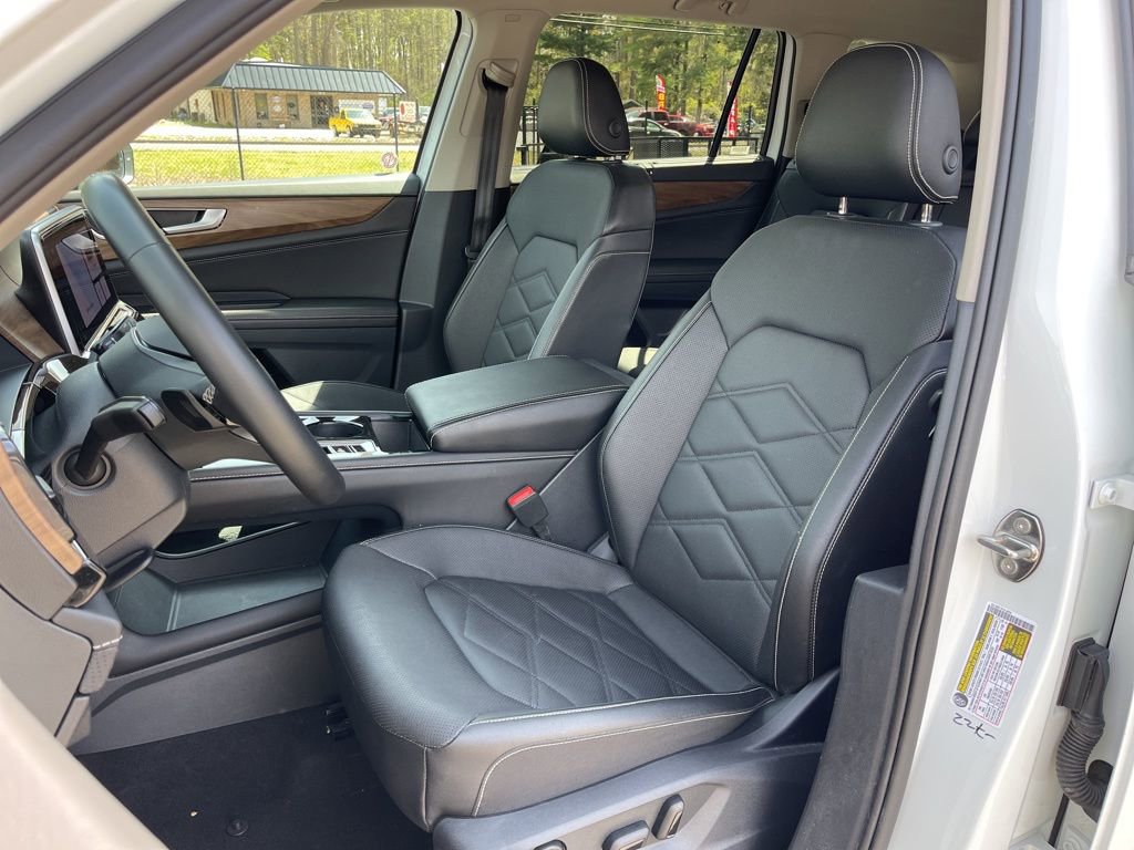 Used 2025 Volkswagen Atlas SE FWD image 18
