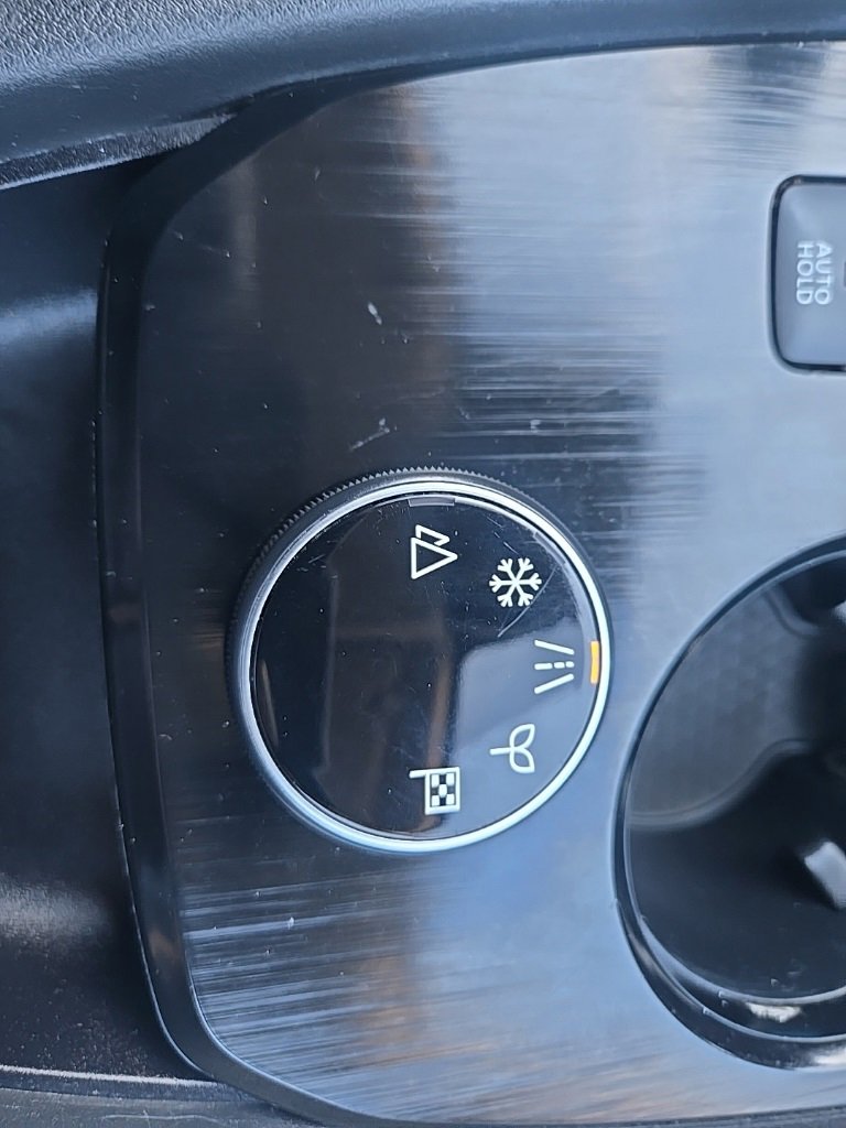 Used 2023 Nissan Rogue SV w/ SV Premium Package image 24