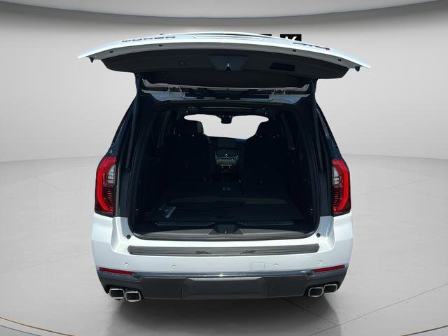 New 2026 GMC Yukon XL AT4 w/ AT4 Premium Package AWD/4WD image 12