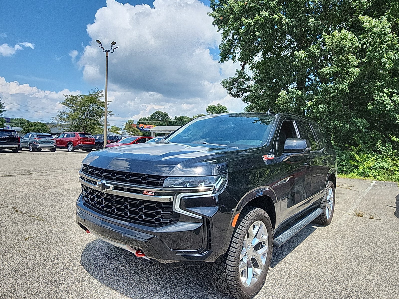 Used 2021 Chevrolet Tahoe Z71 w/ Z71 Signature Package AWD/4WD image 1