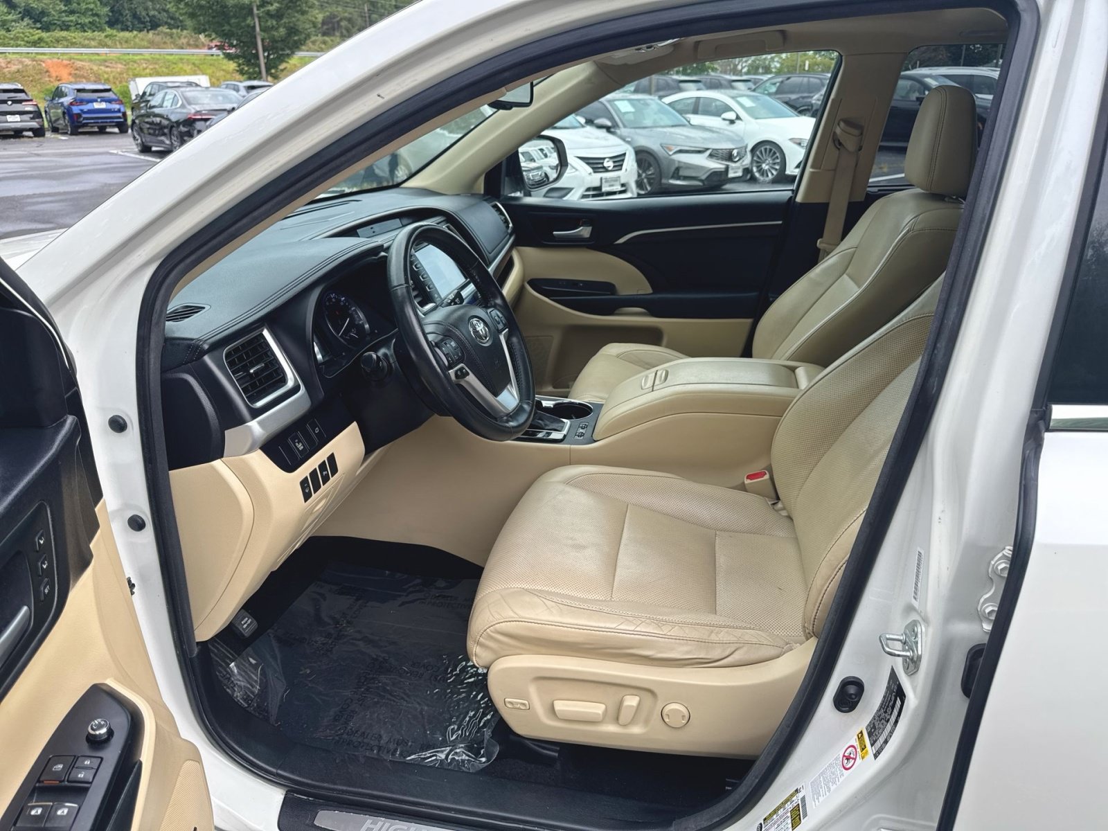 Used 2015 Toyota Highlander Limited AWD/4WD image 7