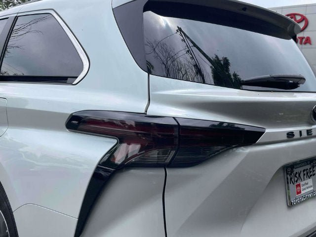 Certified 2025 Toyota Sienna XLE FWD image 13