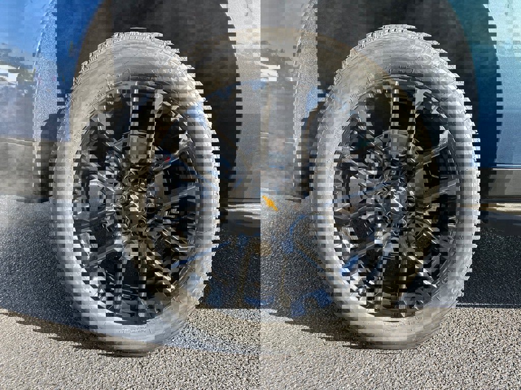 New 2026 Chevrolet Suburban Premier image 12