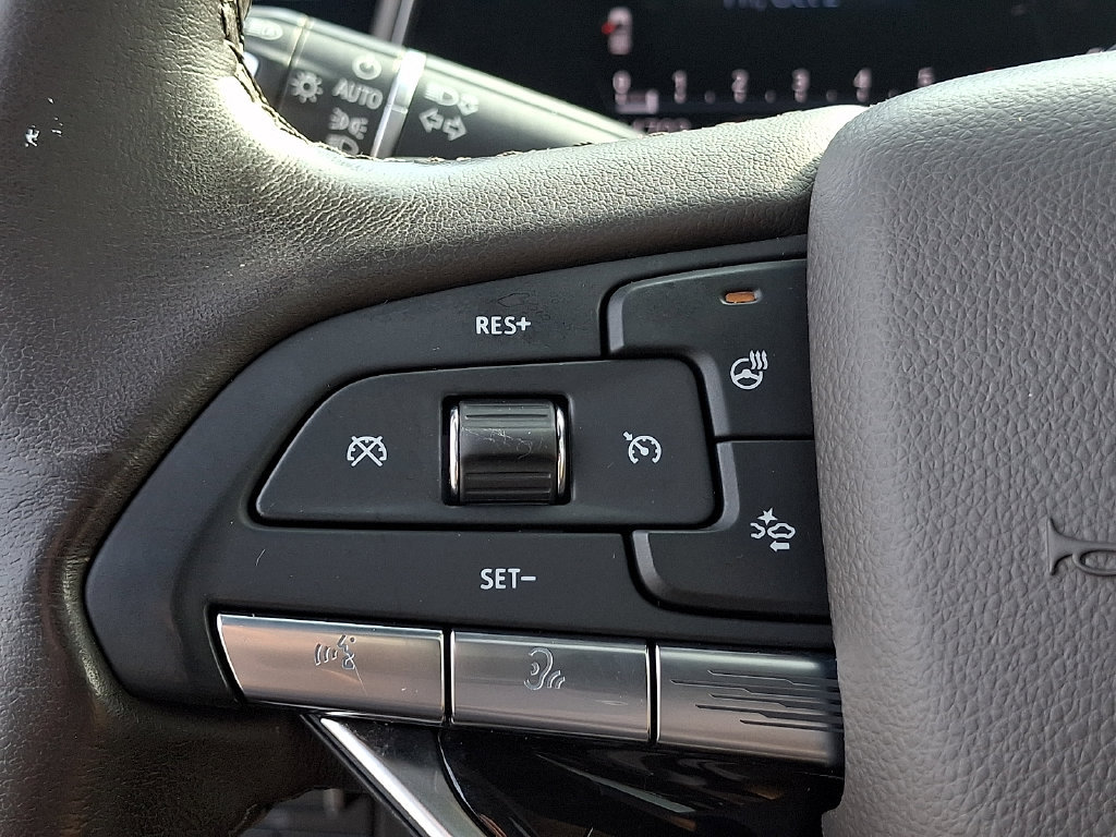 Certified 2021 Cadillac Escalade Premium Luxury w/ Performance Package AWD/4WD image 24
