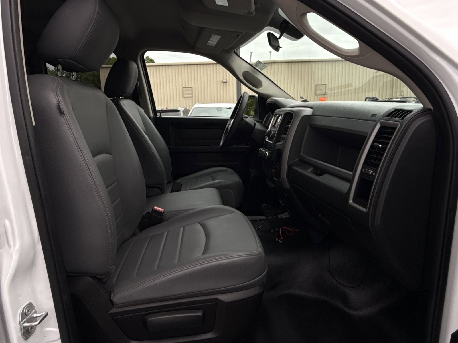 Used 2017 RAM 1500 Tradesman AWD/4WD image 25