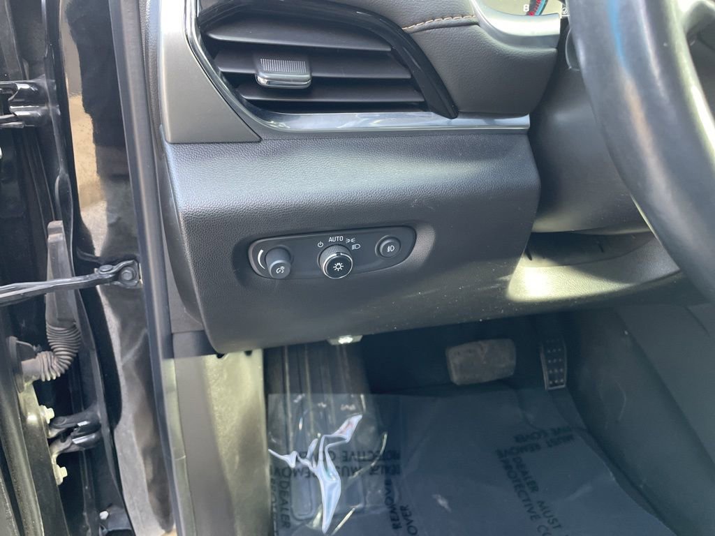 Used 2021 Chevrolet Traverse LT image 9