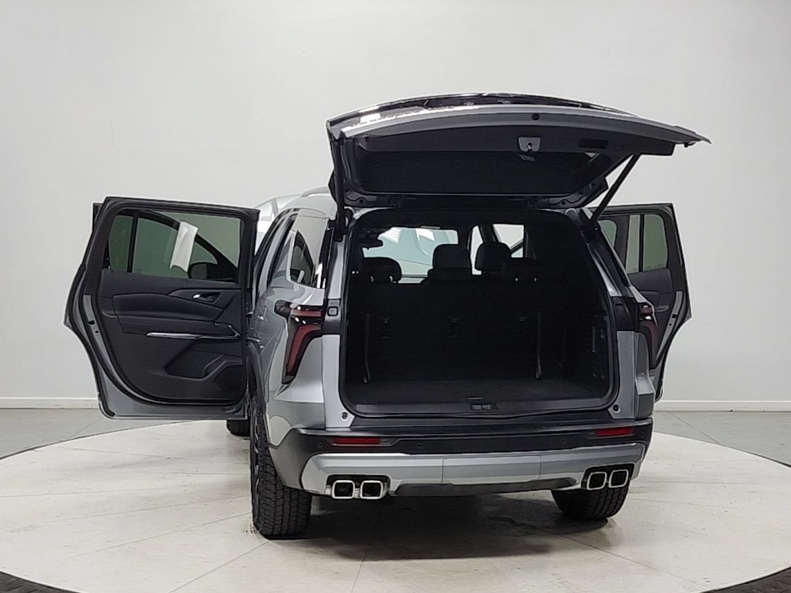 Used 2025 Chevrolet Traverse Z71 AWD/4WD image 14