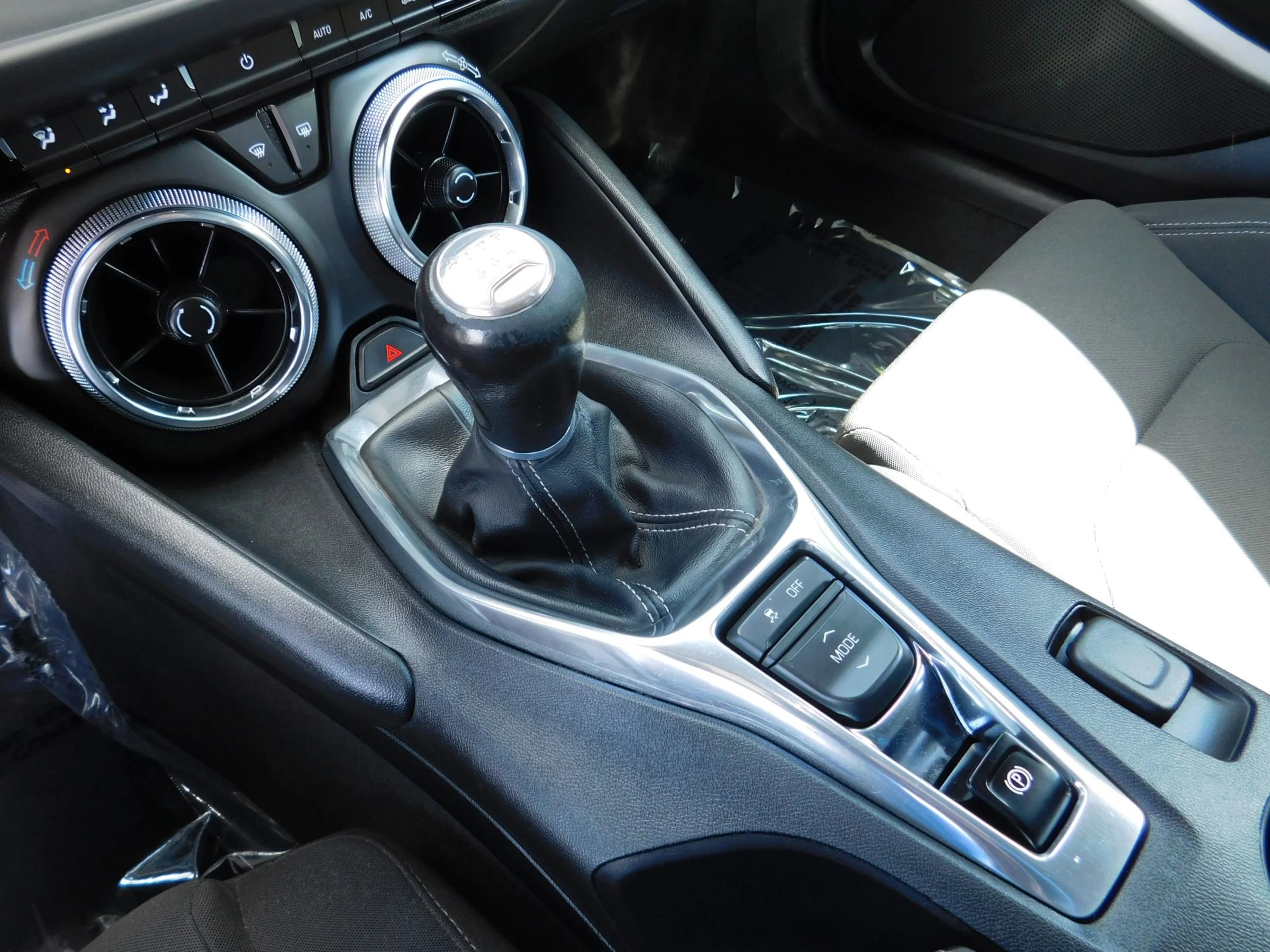 Used 2018 Chevrolet Camaro LS RWD image 15