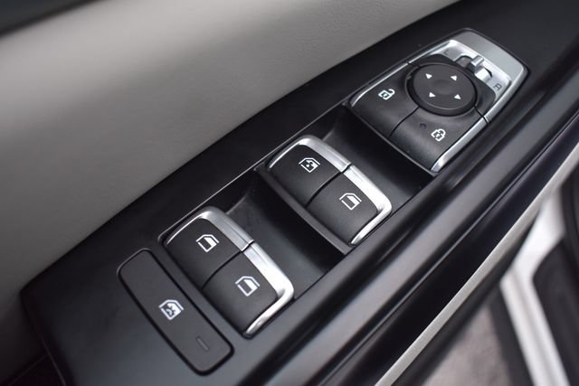 Used 2024 Kia Carnival LX FWD image 18