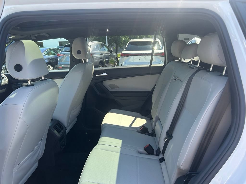 Used 2021 Volkswagen Tiguan SE R-Line AWD/4WD image 15