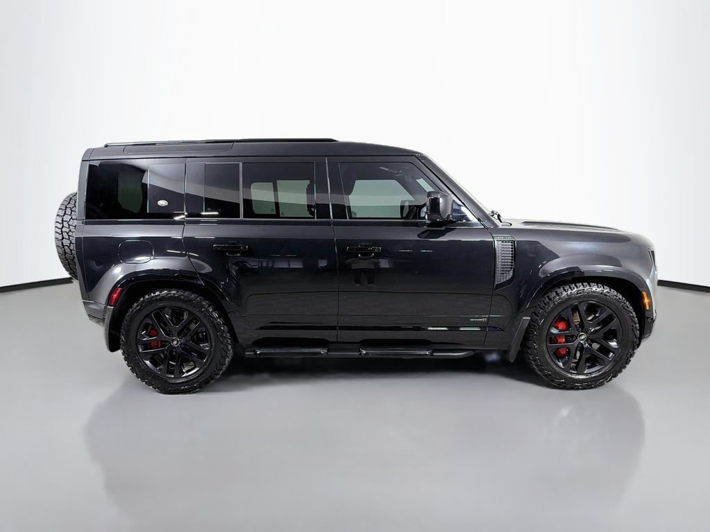 Certified 2023 Land Rover Defender 110 X AWD/4WD image 4