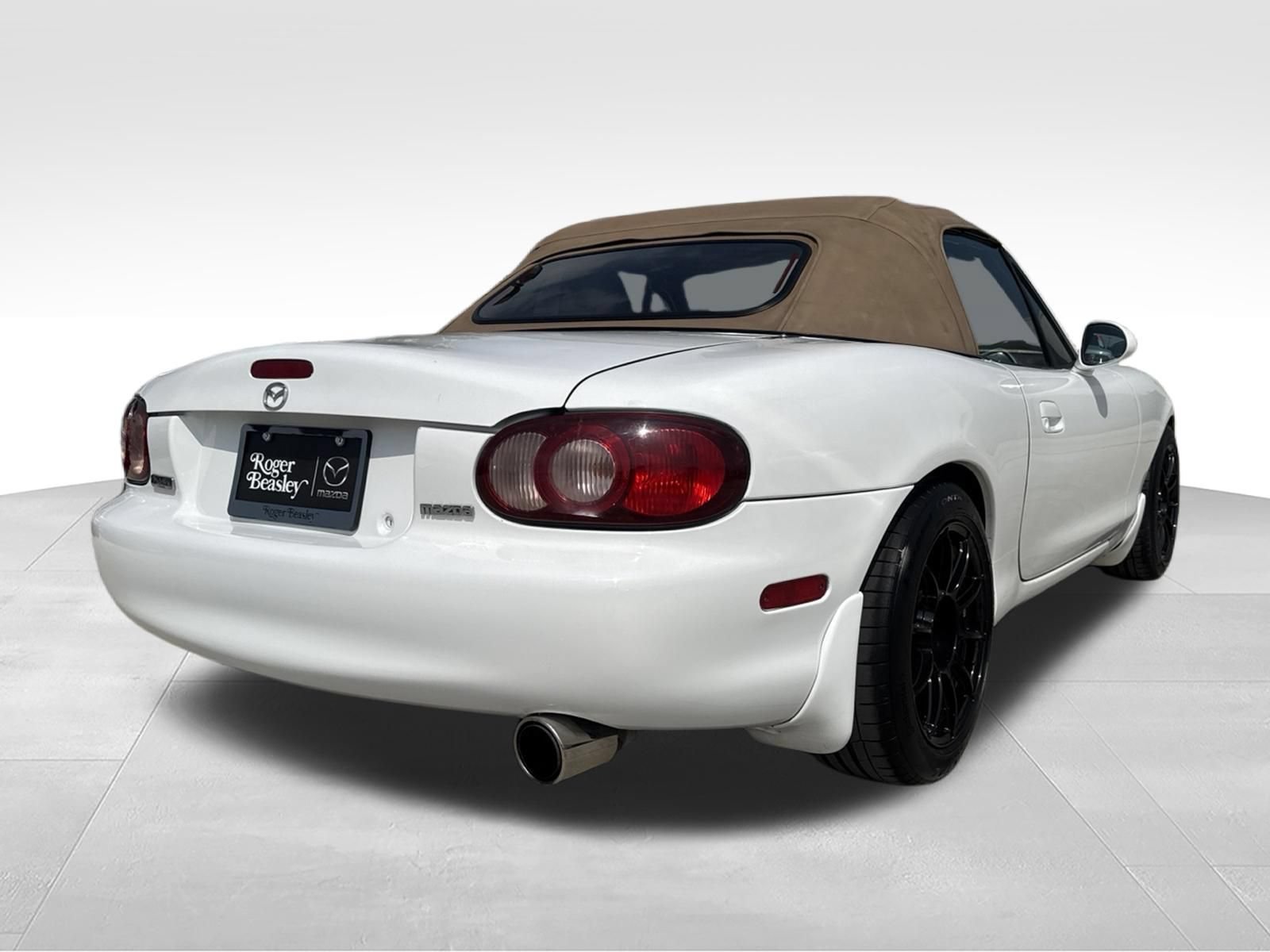 Used 2001 MAZDA MX-5 Miata RWD image 5