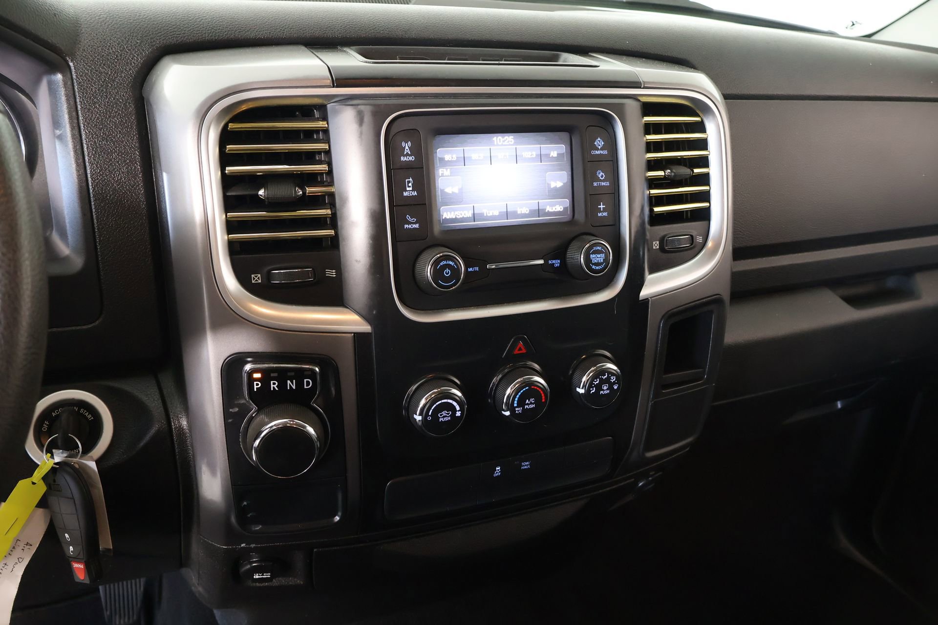 Used 2021 RAM 1500 Classic SLT image 5