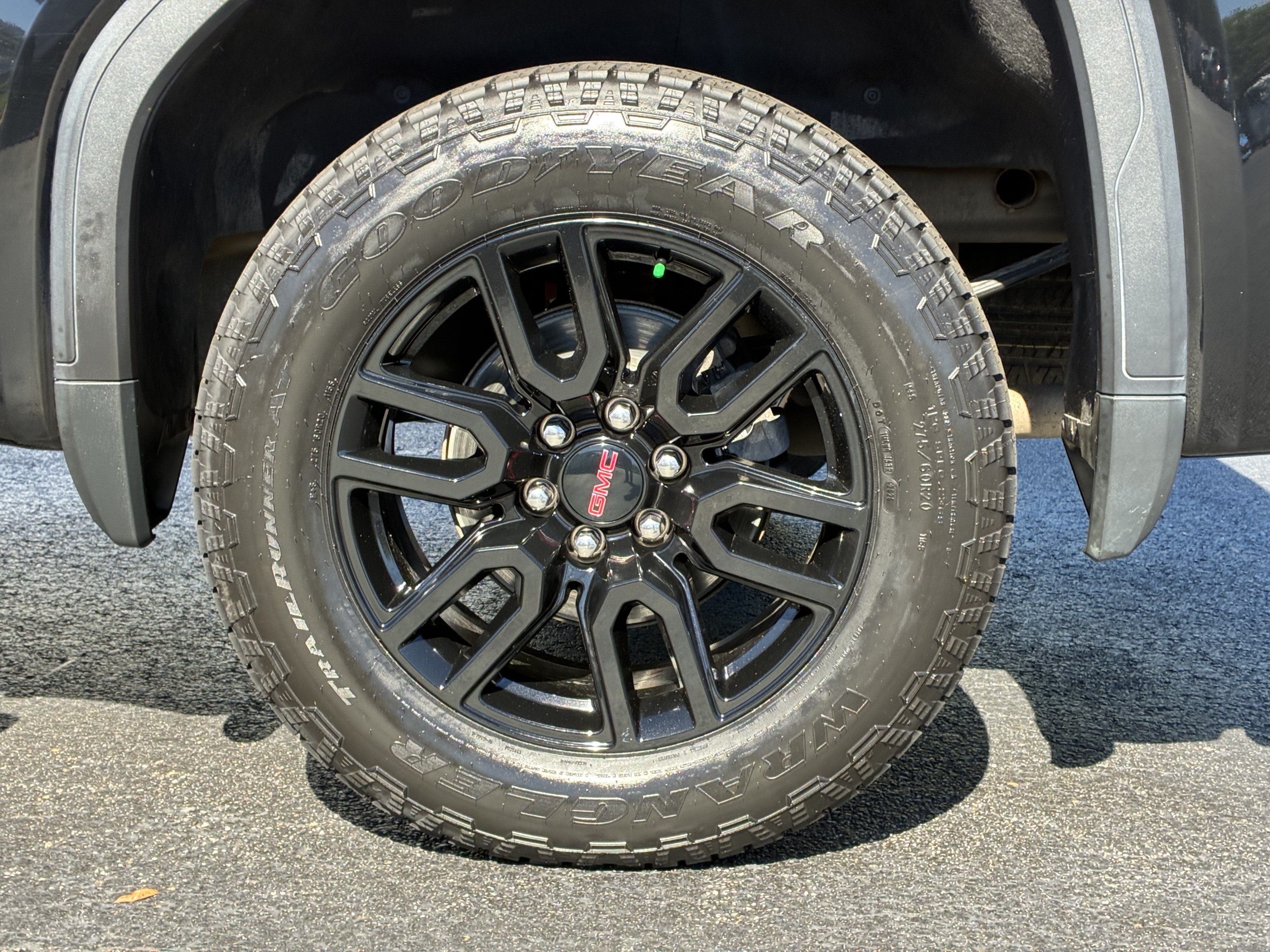 Used 2024 GMC Sierra 1500 Elevation w/ Elevation Premium Package AWD/4WD image 11