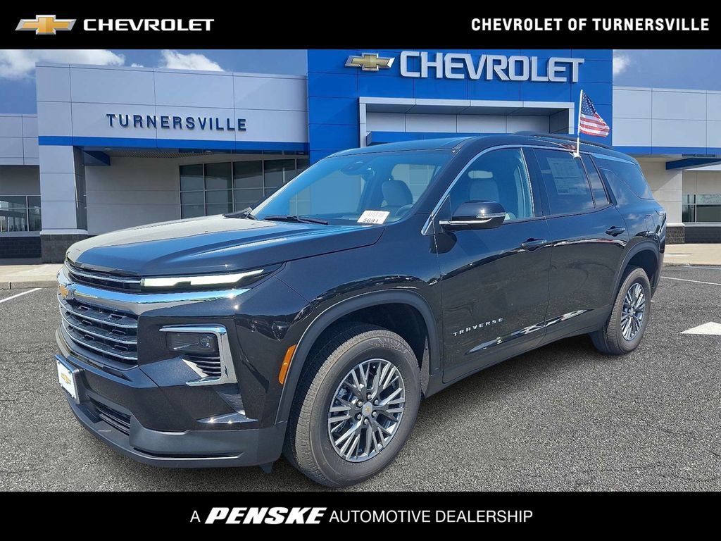 New 2027 Chevrolet Traverse LT w/ LPO, Floor Liner Package FWD image 1