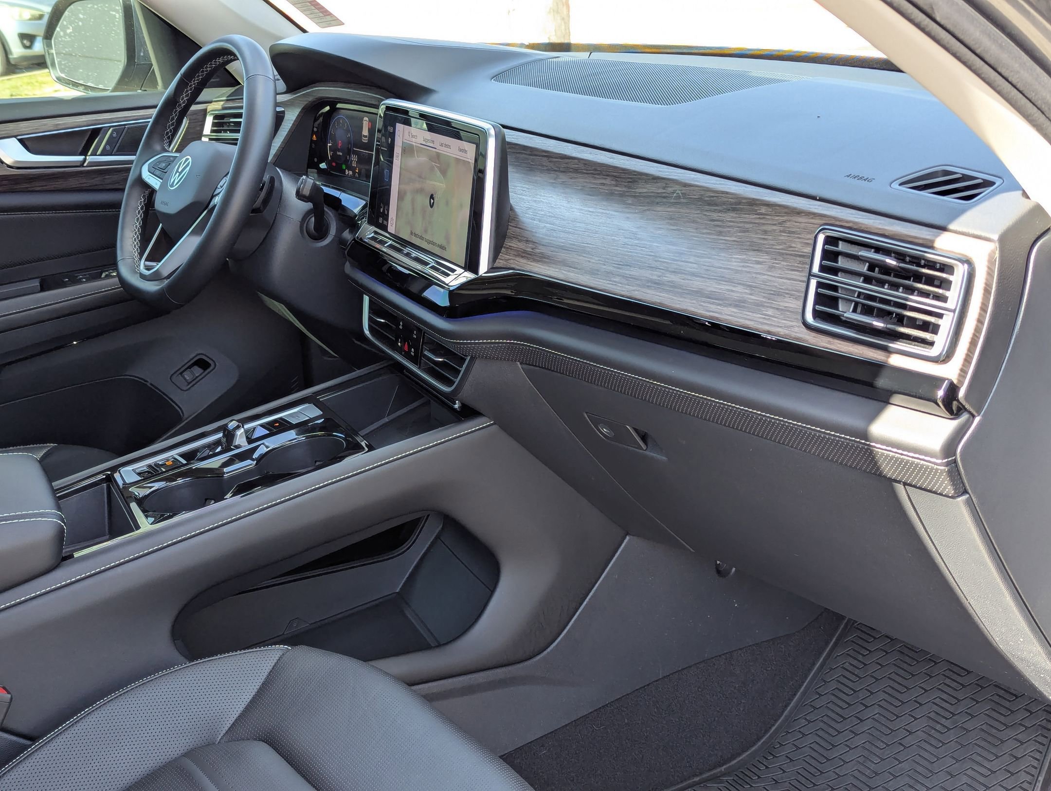 Used 2024 Volkswagen Atlas SEL image 29