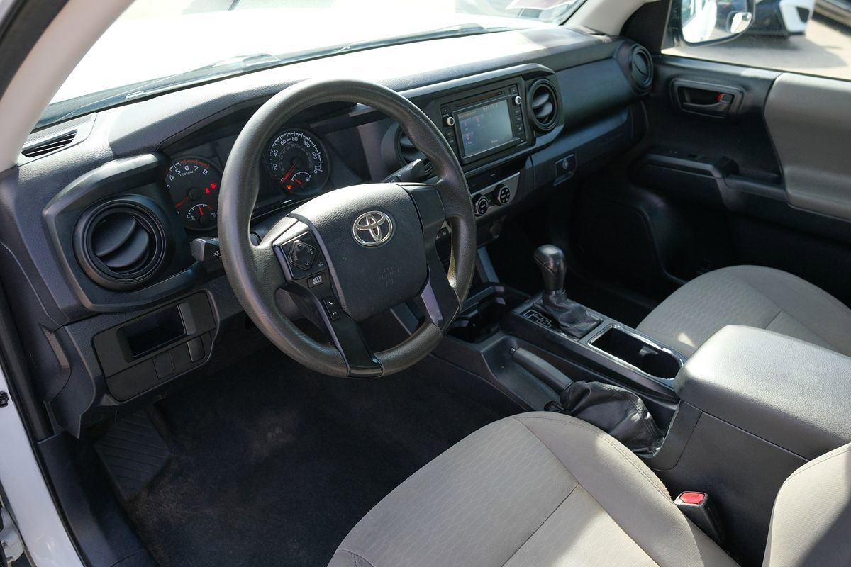 Used 2017 Toyota Tacoma SR RWD image 14