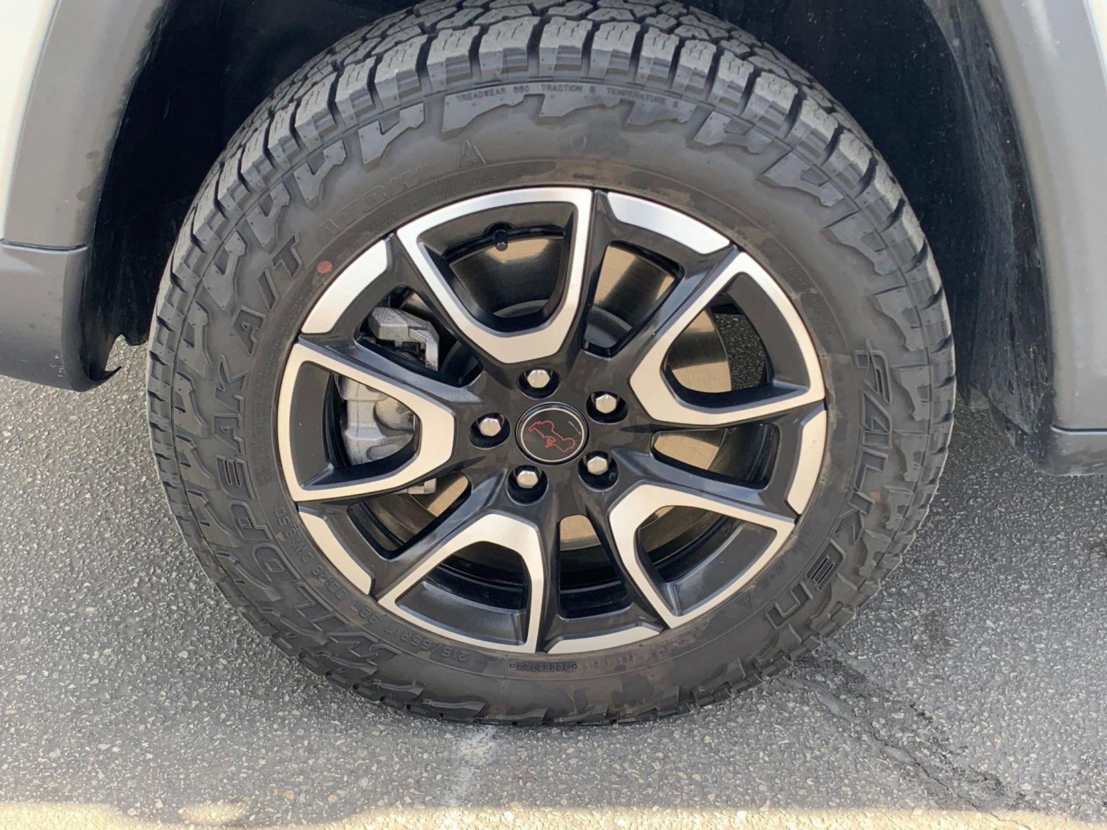 Used 2025 Jeep Compass Trailhawk image 29