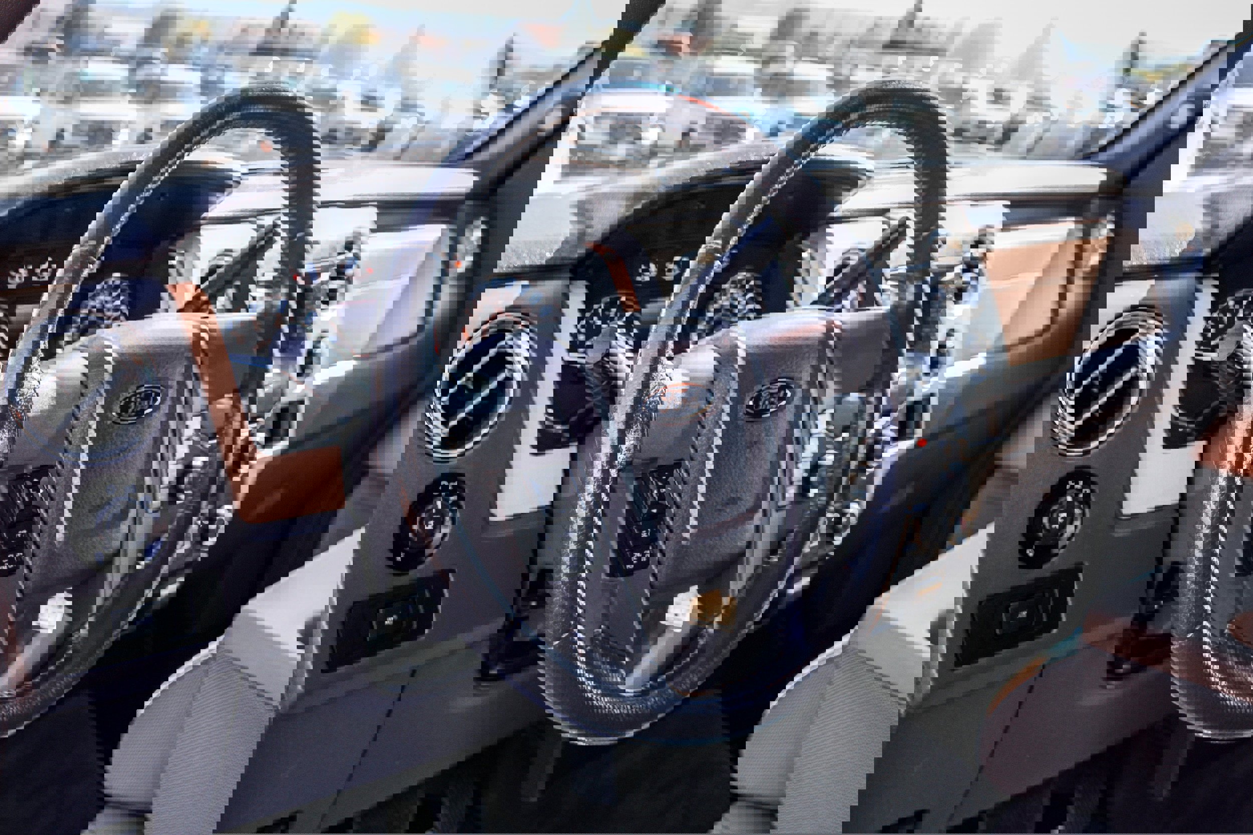 Used 2014 Ford F150 XLT w/ XLT Chrome Package image 8