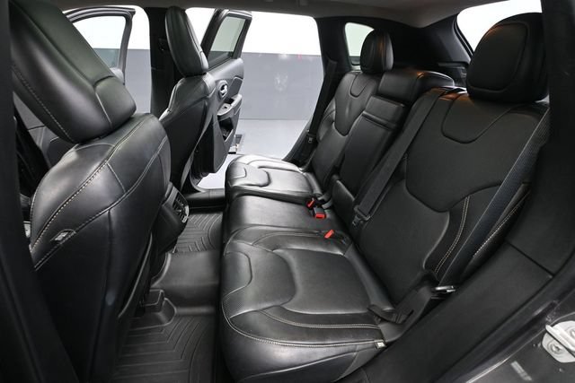 Used 2015 Jeep Cherokee Limited w/ Luxury Group AWD/4WD image 41