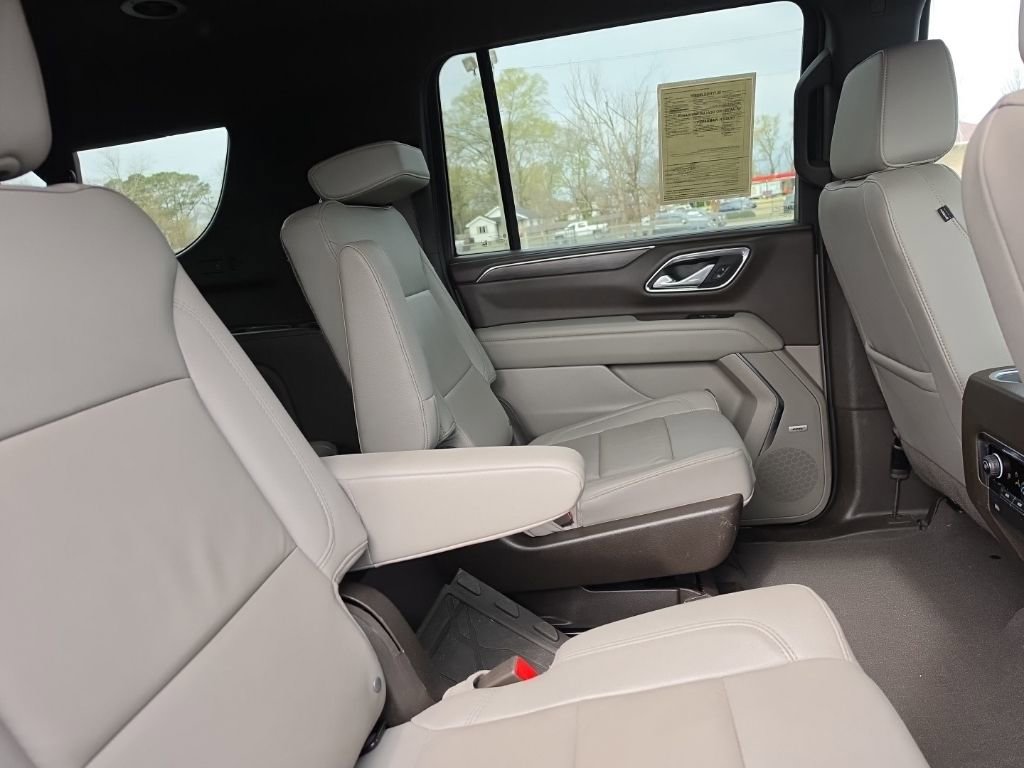Used 2024 Chevrolet Suburban Z71 image 34