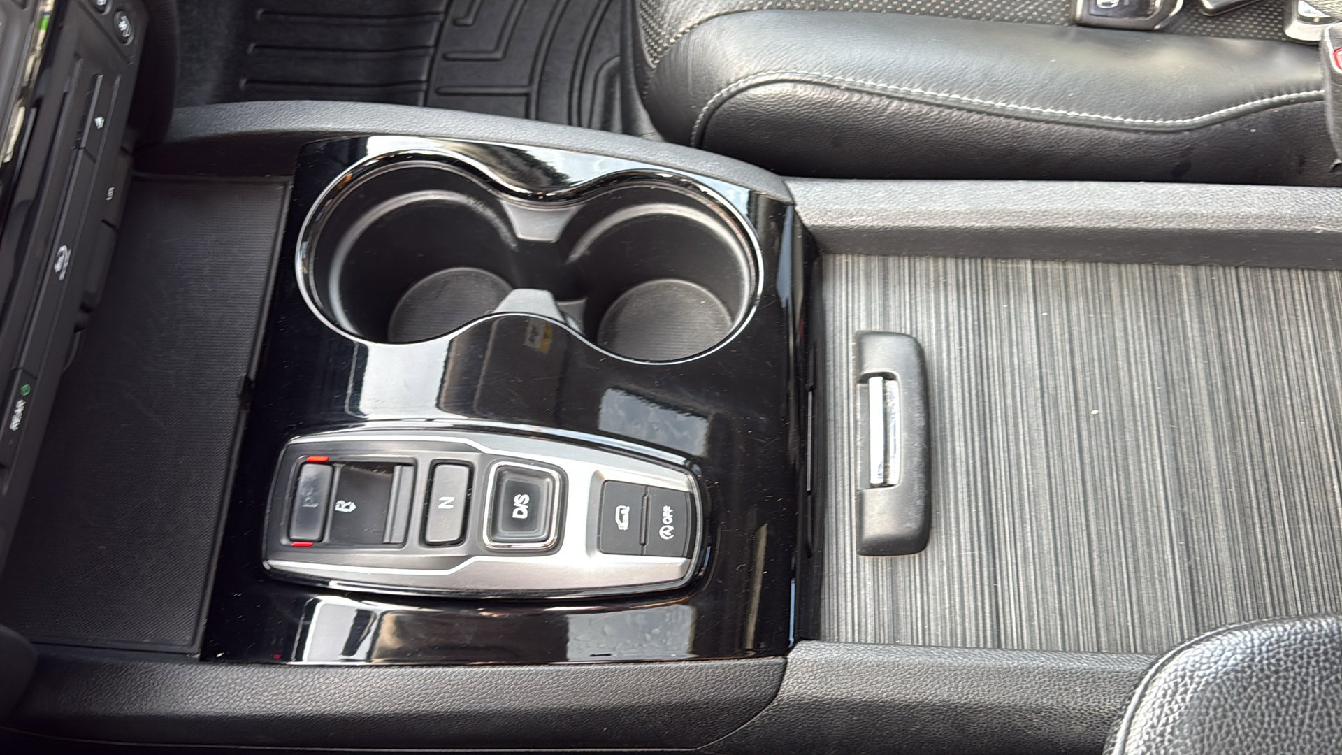 Used 2017 Honda Pilot Elite image 23