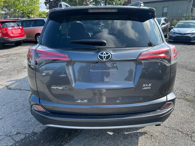 Used 2018 Toyota RAV4 XLE w/ Plus Extra Value Package AWD/4WD image 3