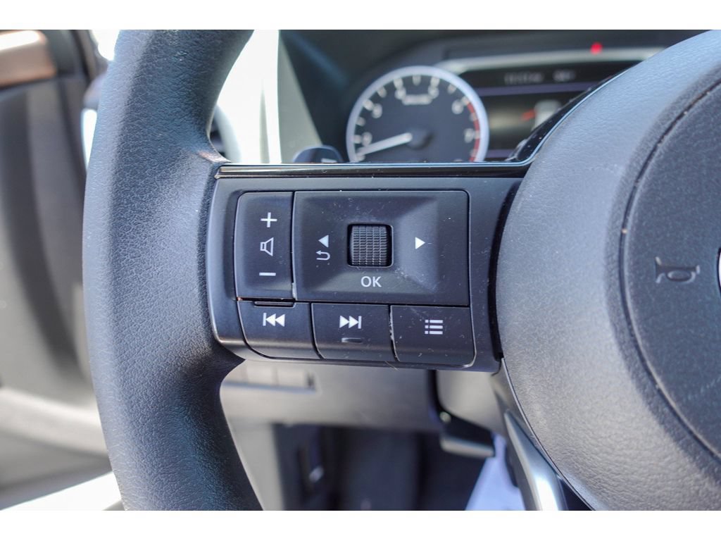 Used 2022 Nissan Rogue SV FWD image 14