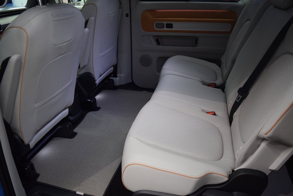 New 2025 Volkswagen ID. Buzz Pro S Plus image 6