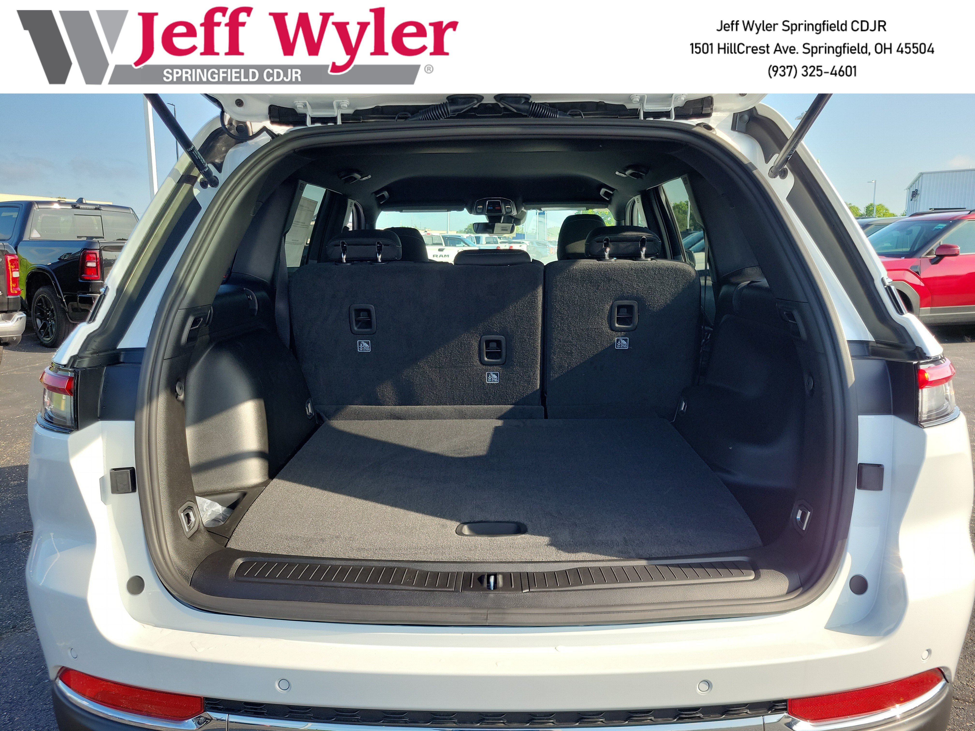 New 2026 Jeep Grand Cherokee Laredo AWD/4WD image 5