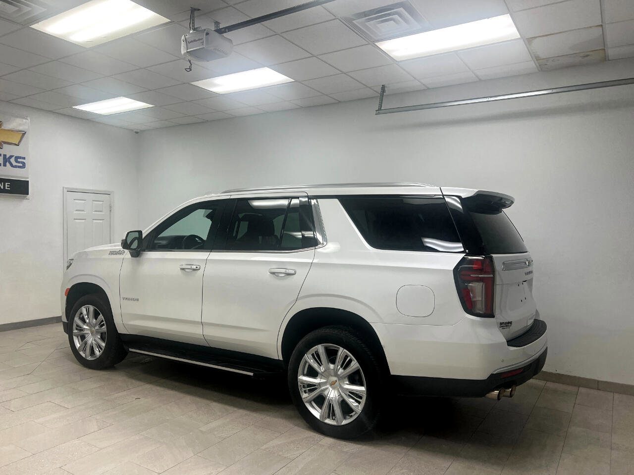 Used 2024 Chevrolet Tahoe High Country image 4