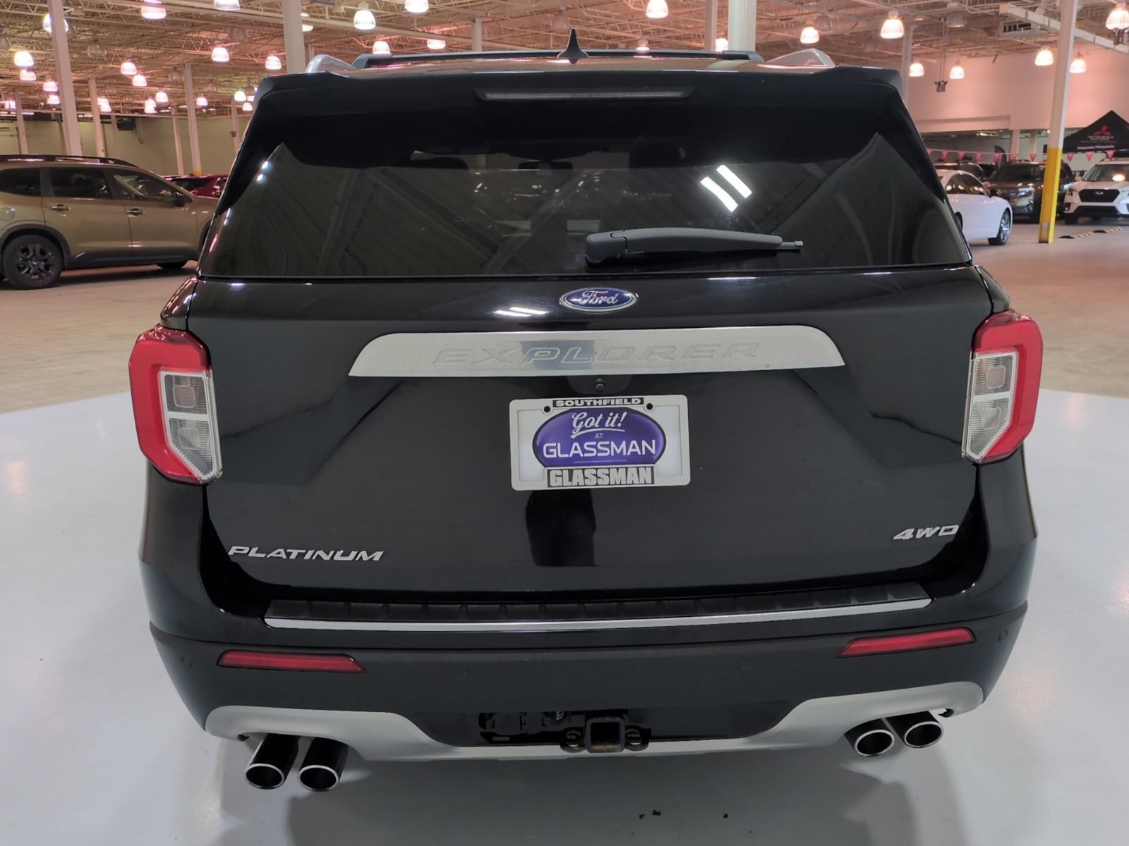Used 2021 Ford Explorer Platinum w/ Equipment Group 601A AWD/4WD image 4
