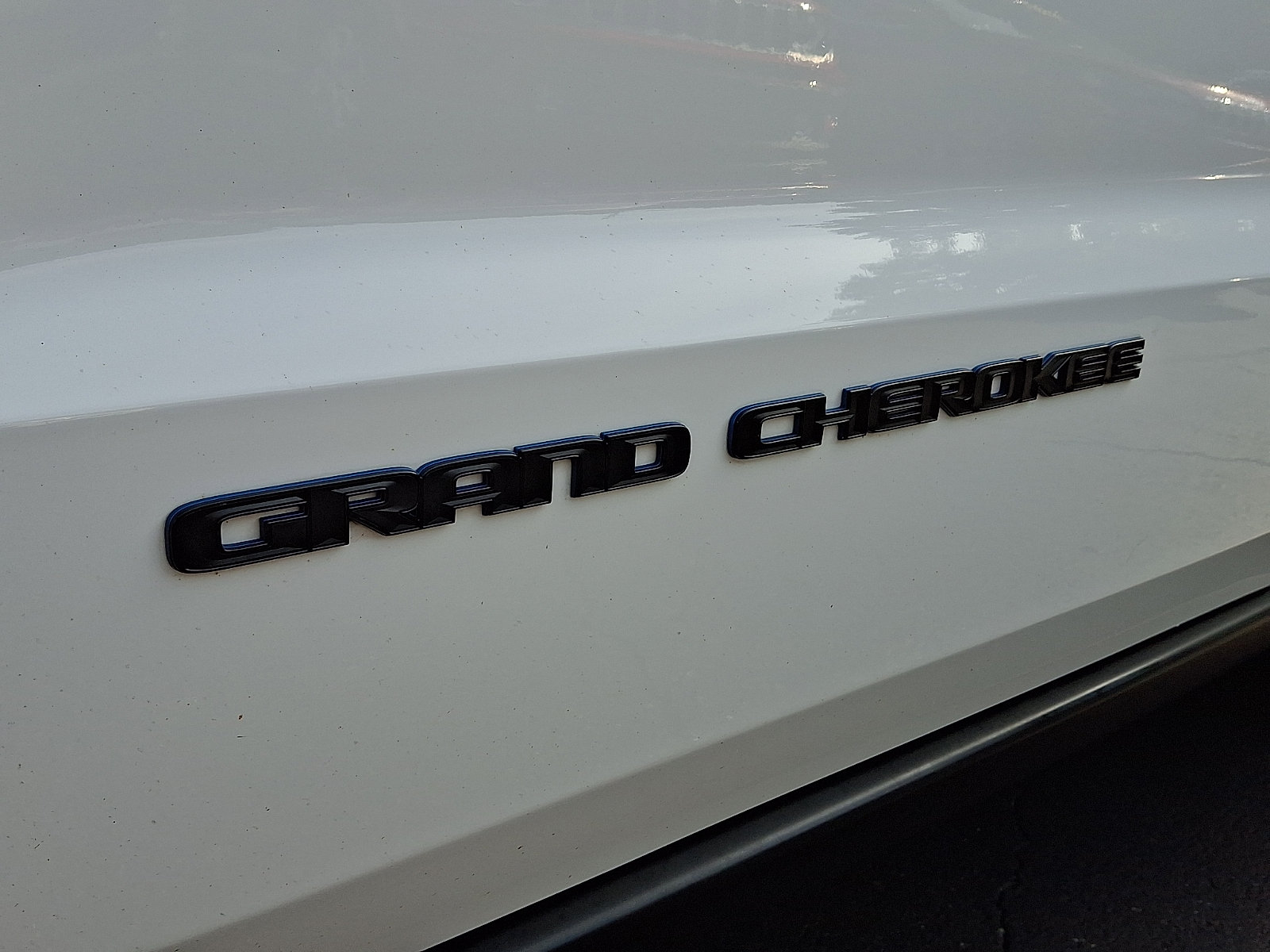 Certified 2019 Jeep Grand Cherokee Laredo AWD/4WD image 29