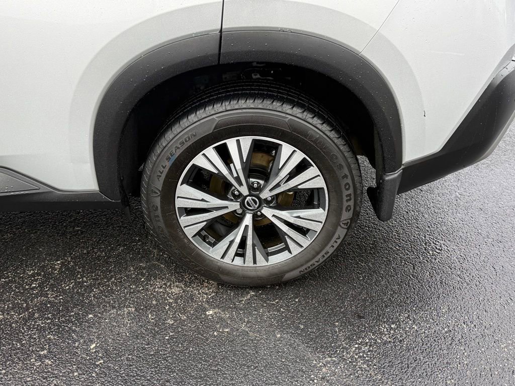 Used 2021 Nissan Rogue SV image 38