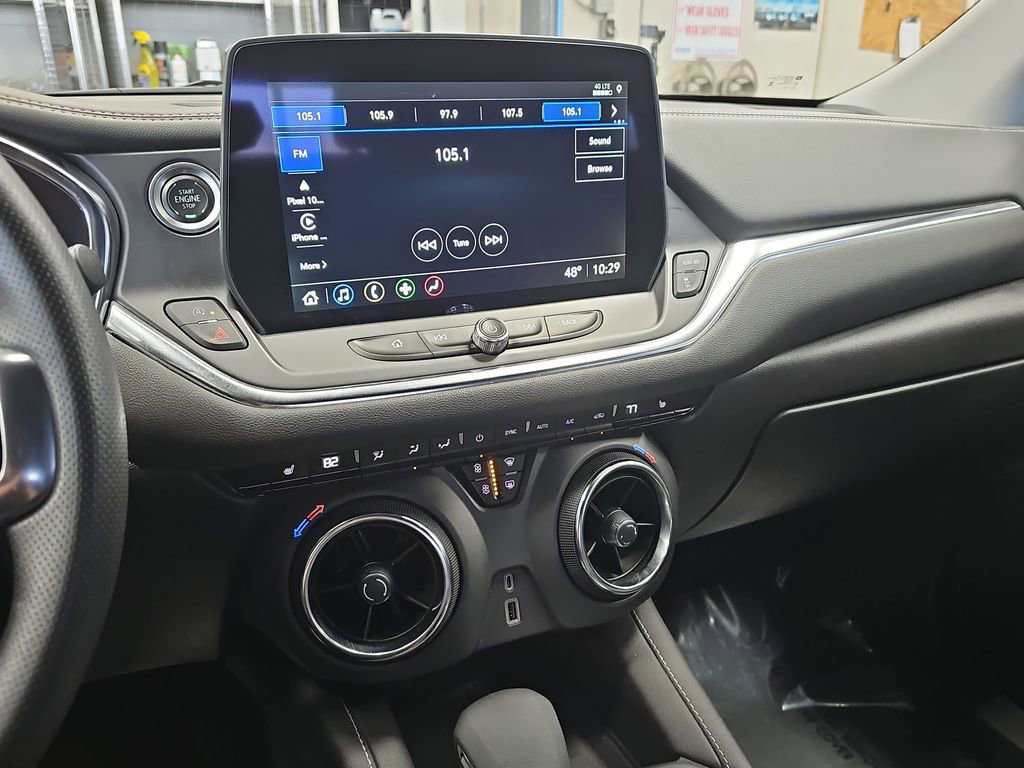 Used 2025 Chevrolet Blazer LT FWD image 19