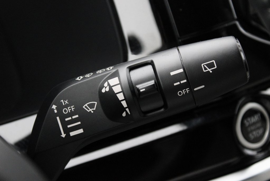 Certified 2024 Nissan Pathfinder SL image 37