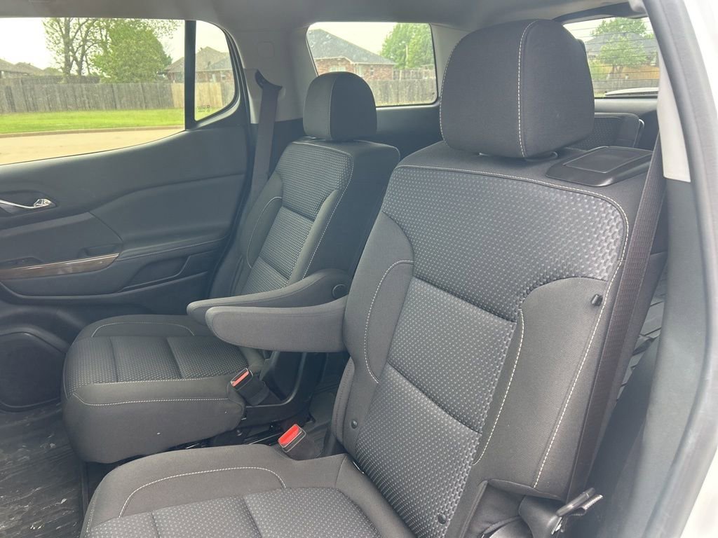 Used 2023 GMC Acadia SLE w/ Driver Convenience Package FWD image 6