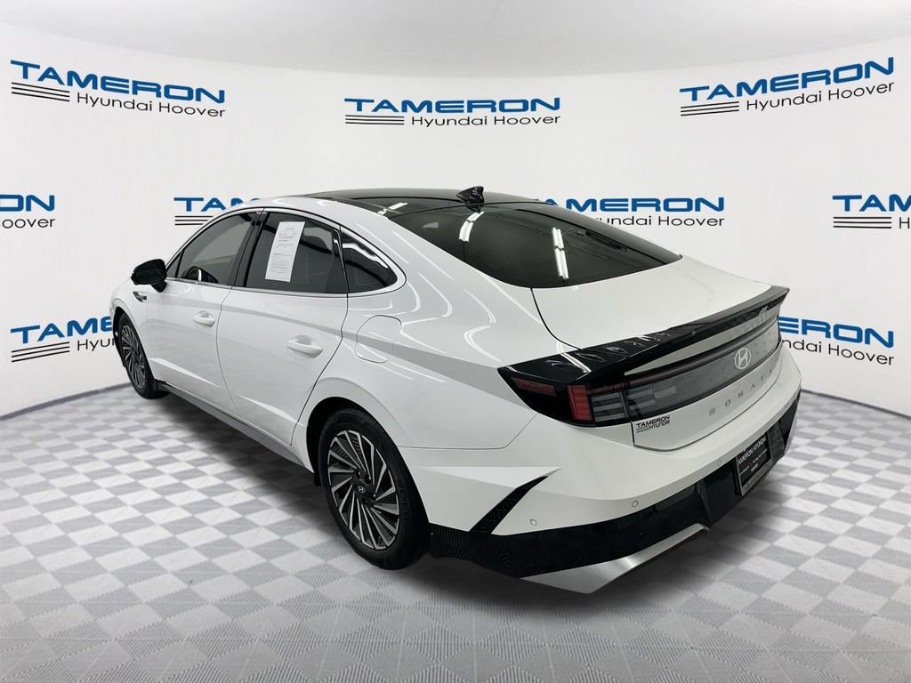 Used 2025 Hyundai Sonata Limited FWD image 3