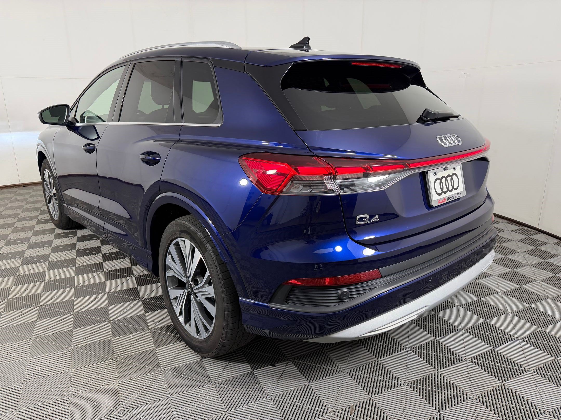 Certified 2023 Audi Q4 e-tron Premium w/ Convenience Package RWD image 3