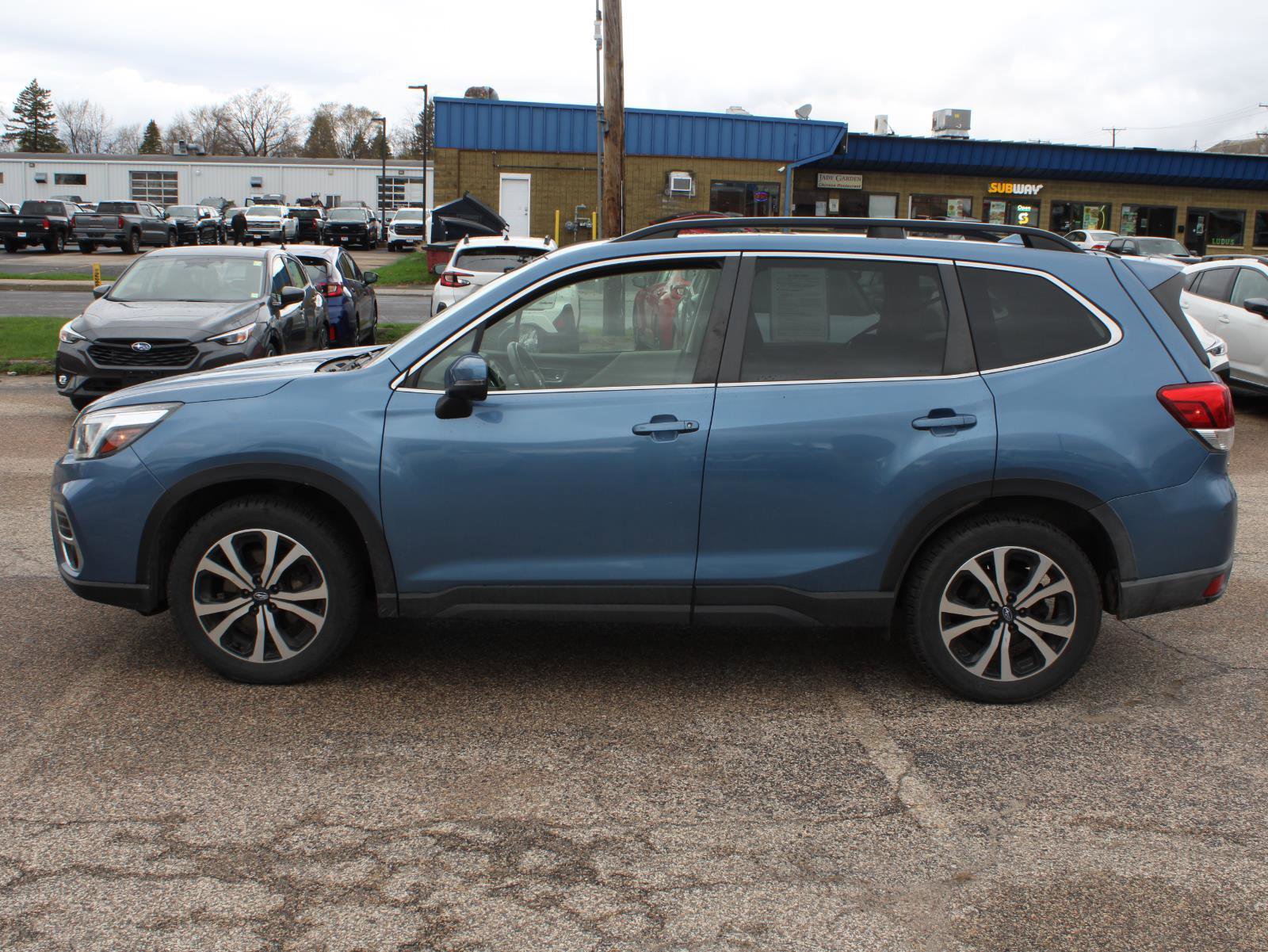 Used 2020 Subaru Forester Limited AWD/4WD image 5